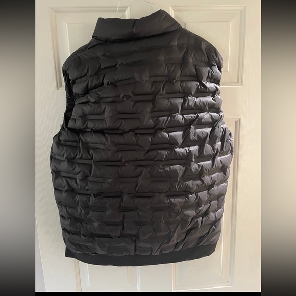 Men’s Puffer Vest - Picture 2 of 2